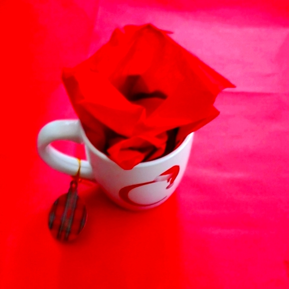 ๐NWT๐: HOLIDAY MONOGRAM (C) MUG (BONUS: COMES WITH CANDY) - Picture 2 of 5